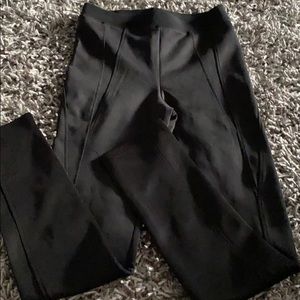 black workout leggings